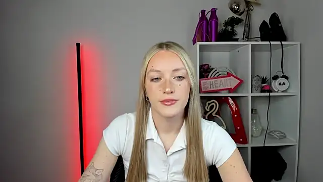 EvelynBlond online show from May 25, 12:26 pm