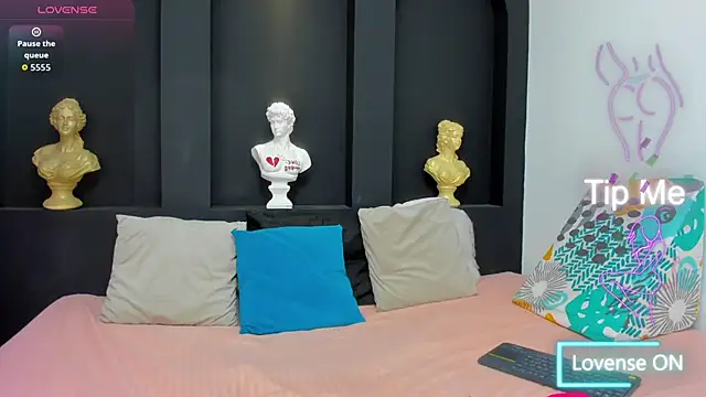 emilyrousee01 online show from March 26, 6:53 pm