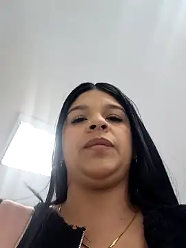 Layla-daring online show from May 5, 7:39 pm