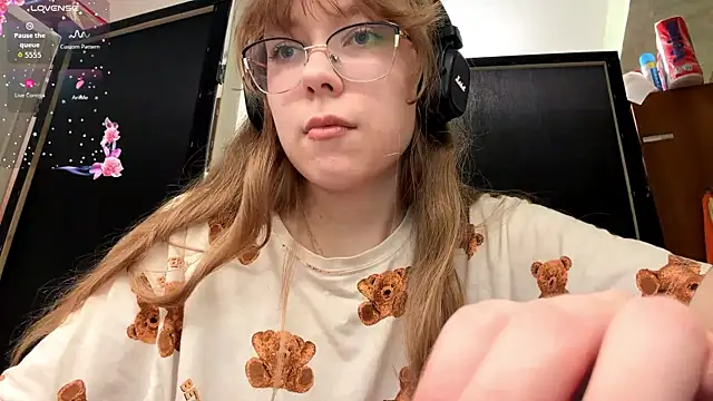 LouettaTornese online show from December 22, 1:36 pm