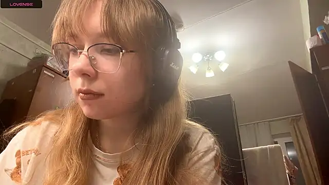 LouettaTornese online show from January 9, 3:05 pm