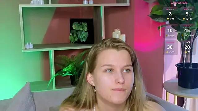 ImiMonroe online show from May 25, 4:44 am