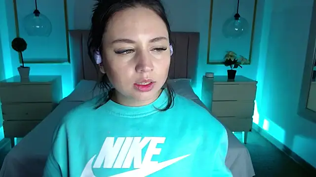 Alice Sinclair  online show from January 9, 1:04 pm