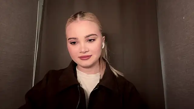 KarissaBoisse online show from December 16, 1:06 pm