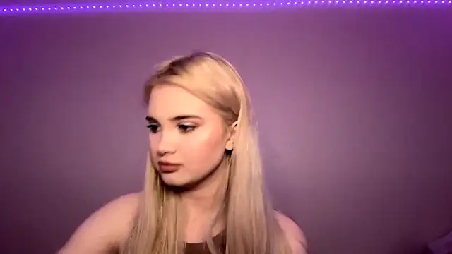 KarissaBoisse online show from December 3, 3:25 pm