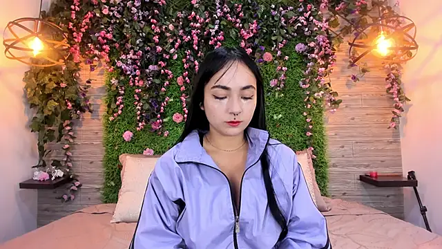 kittyMelvis online show from December 17, 1:11 am