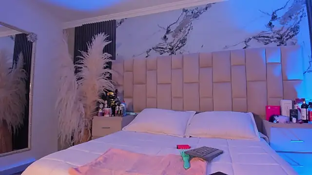 RenataMason online show from March 11, 5:11 am