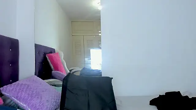 veronicaa squirt online show from April 9, 6:19 am