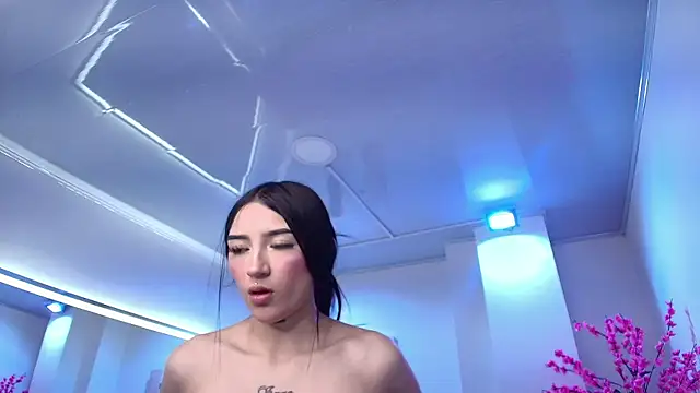 Emily andrews online show from June 12, 8:06 pm