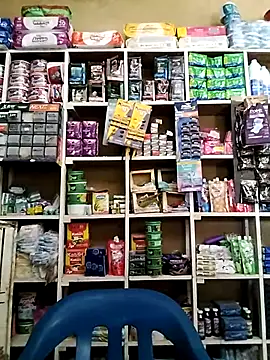 MIA-LARIOS online show from April 28, 3:27 pm