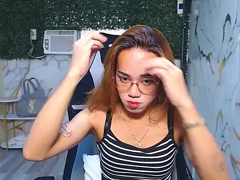 imadriana12 online show from November 27, 10:40 am