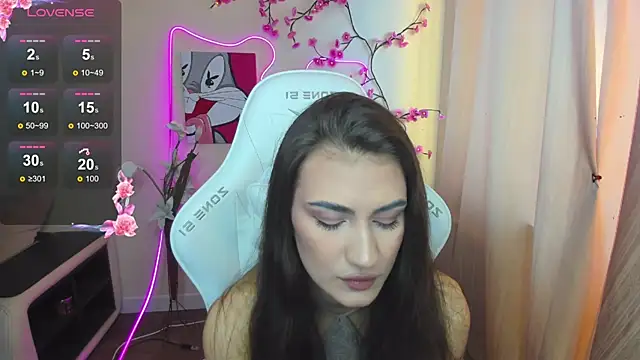 AdeleLuu online show from December 1, 3:10 am