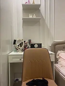 Queen-of-Love online show from May 15, 8:33 pm