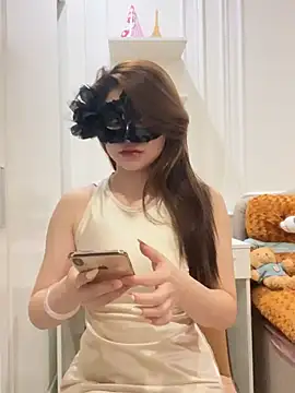 Queen-of-Love online show from May 4, 2:54 pm