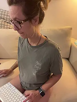 KnotBabe online show from February 25, 4:11 am