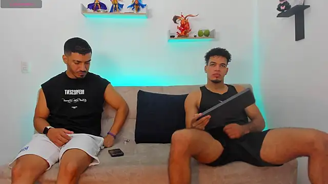 heteros curious online show from May 13, 1:11 am