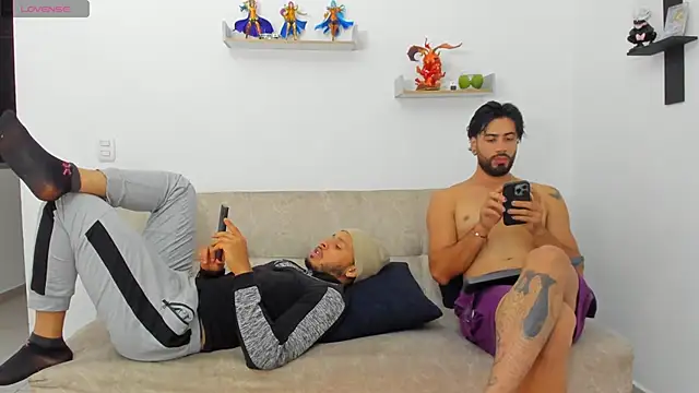 heteros curious online show from May 12, 12:41 am