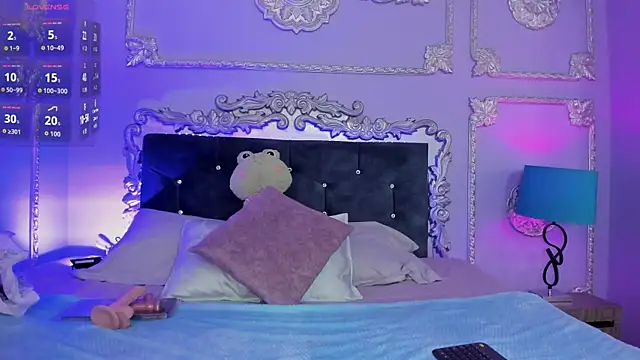 DhaliaRosse online show from April 9, 3:42 am