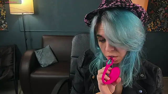 LiraBelle online show from February 10, 3:20 am