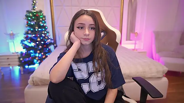 TinyNatalie online show from January 9, 10:25 pm