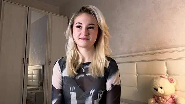 CandiRinebold online show from January 6, 2:59 am