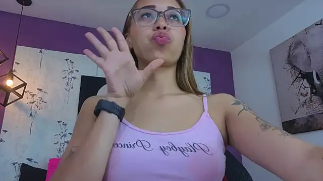 Antonella mc online show from May 7, 1:04 pm