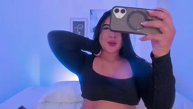 alejandrarojas  online show from April 28, 12:53 pm