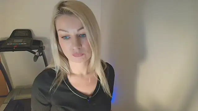 Sweet Eira online show from January 15, 4:02 pm