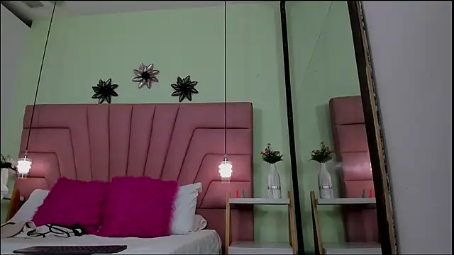 Ambar85 online show from April 9, 11:15 am