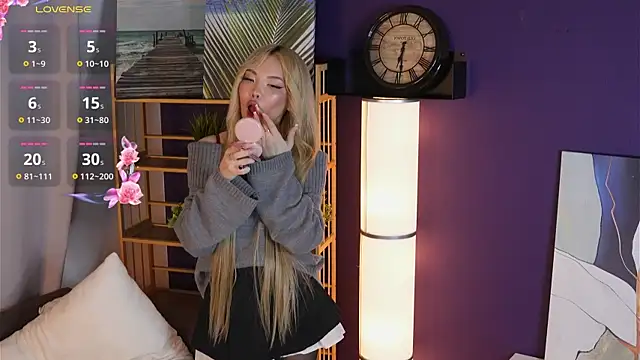 DeliciaKingdom online show from December 16, 3:45 am