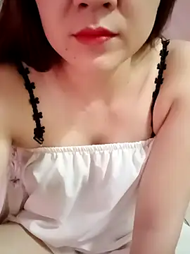 Lily-ross22 online show from May 12, 4:46 pm