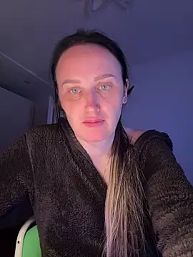 TomilaSi online show from April 29, 9:42 pm