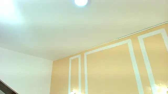 HallieStone online show from May 22, 1:53 pm