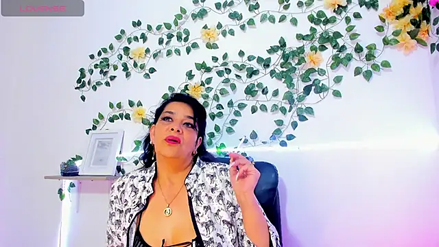 panterablancaa online show from December 19, 8:01 pm