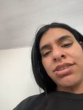 SaraAndrade  online show from March 5, 1:18 pm