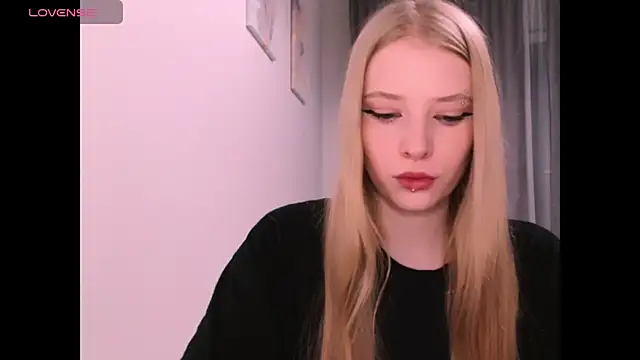  Milana Sparkl75  online show from December 5, 2:22 am