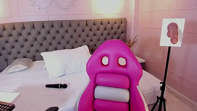 carol 69 online show from February 28, 4:28 pm