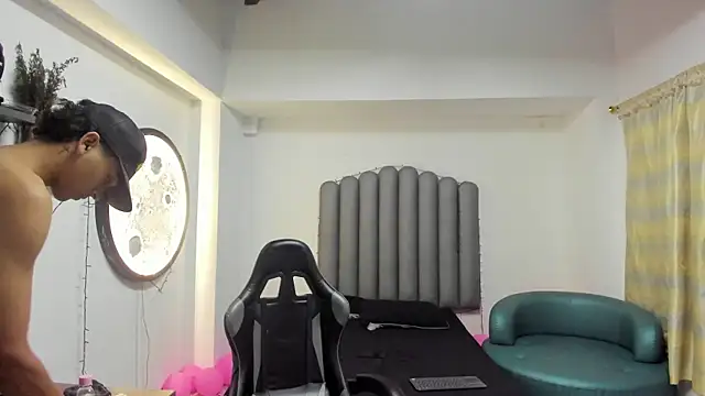 Megan foro online show from December 4, 5:21 am