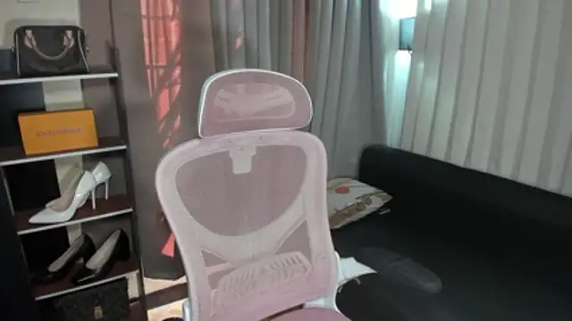 TsUncutMegan online show from December 3, 7:55 am