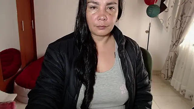 vivian-milf online show from December 4, 1:24 pm