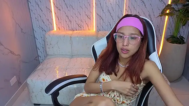 Saphire Tx online show from December 4, 1:35 pm