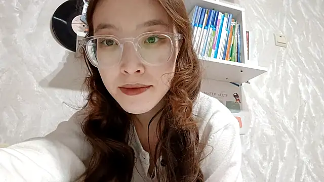 MollyTiger online show from January 12, 2:33 pm