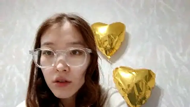 MollyTiger online show from December 22, 2:31 pm