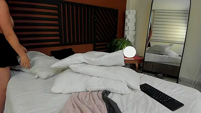 luna cute   online show from May 15, 10:01 pm