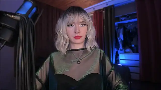 Mistress Iris online show from December 15, 10:48 pm