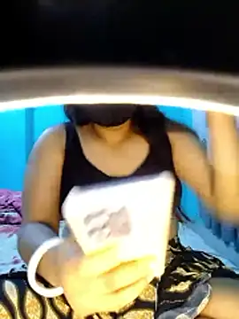 priya2098 online show from May 20, 5:43 pm