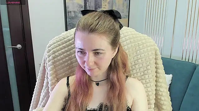 SofiAngela online show from December 3, 1:30 am