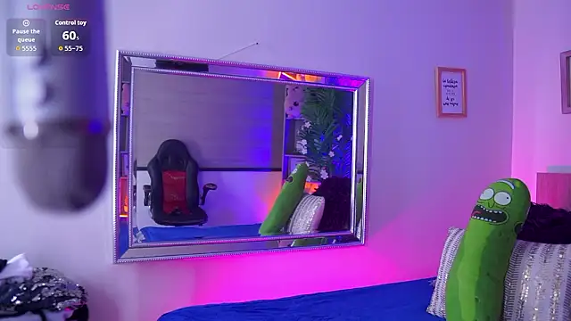 dakotaa 01 online show from March 17, 3:49 pm