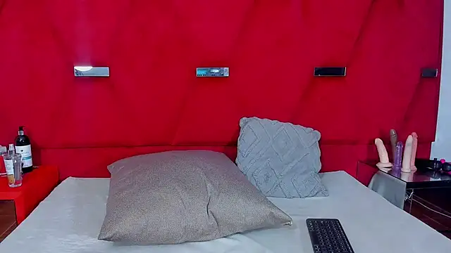 peachrouge online show from July 3, 4:24 pm