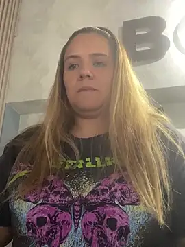 LoreinnFox online show from April 5, 10:09 pm